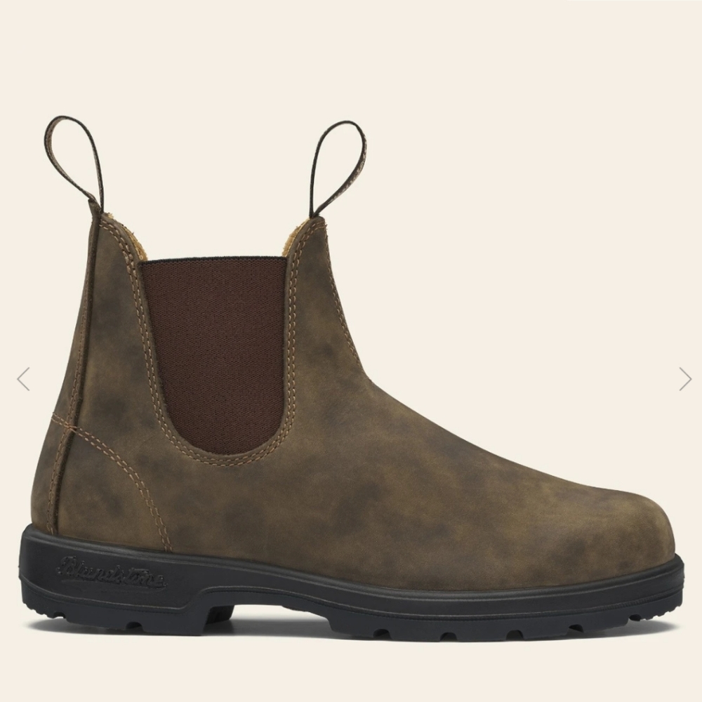 Blundstones NWT, size us 8, rustic brown